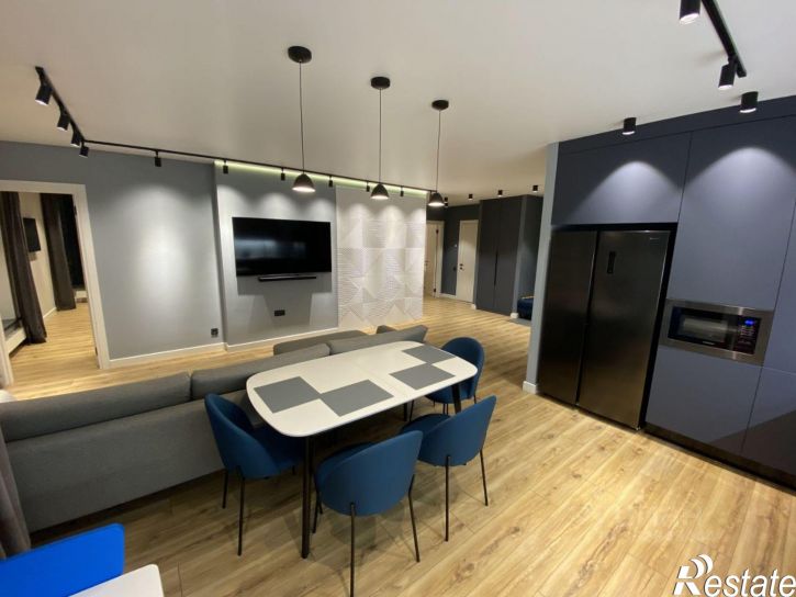 3-комн квартира Тюмень, улица Мельникайте, 30к2