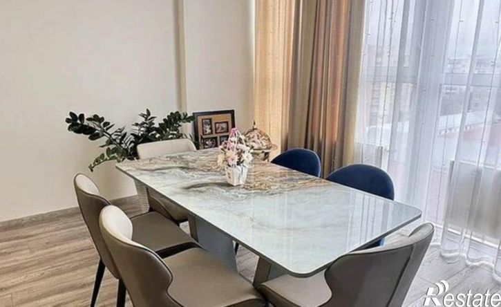 3-комн квартира ул Короленко, 12,  д. 12