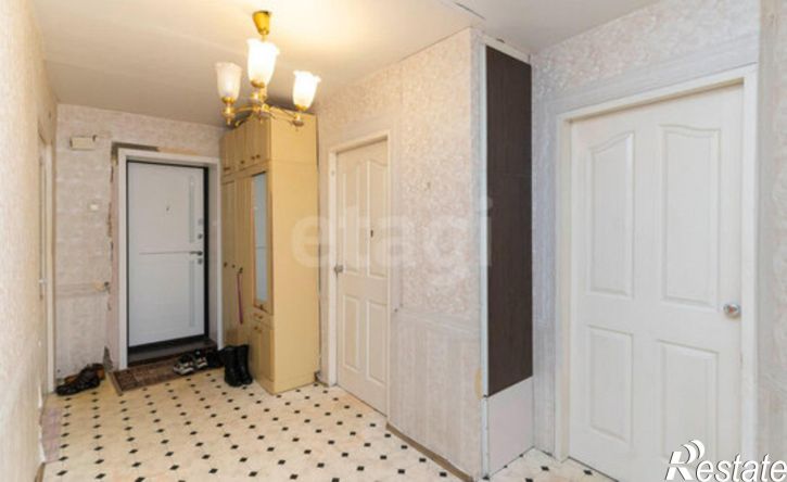 4-комн квартира ул Космонавтов, 1б,  д. 1б