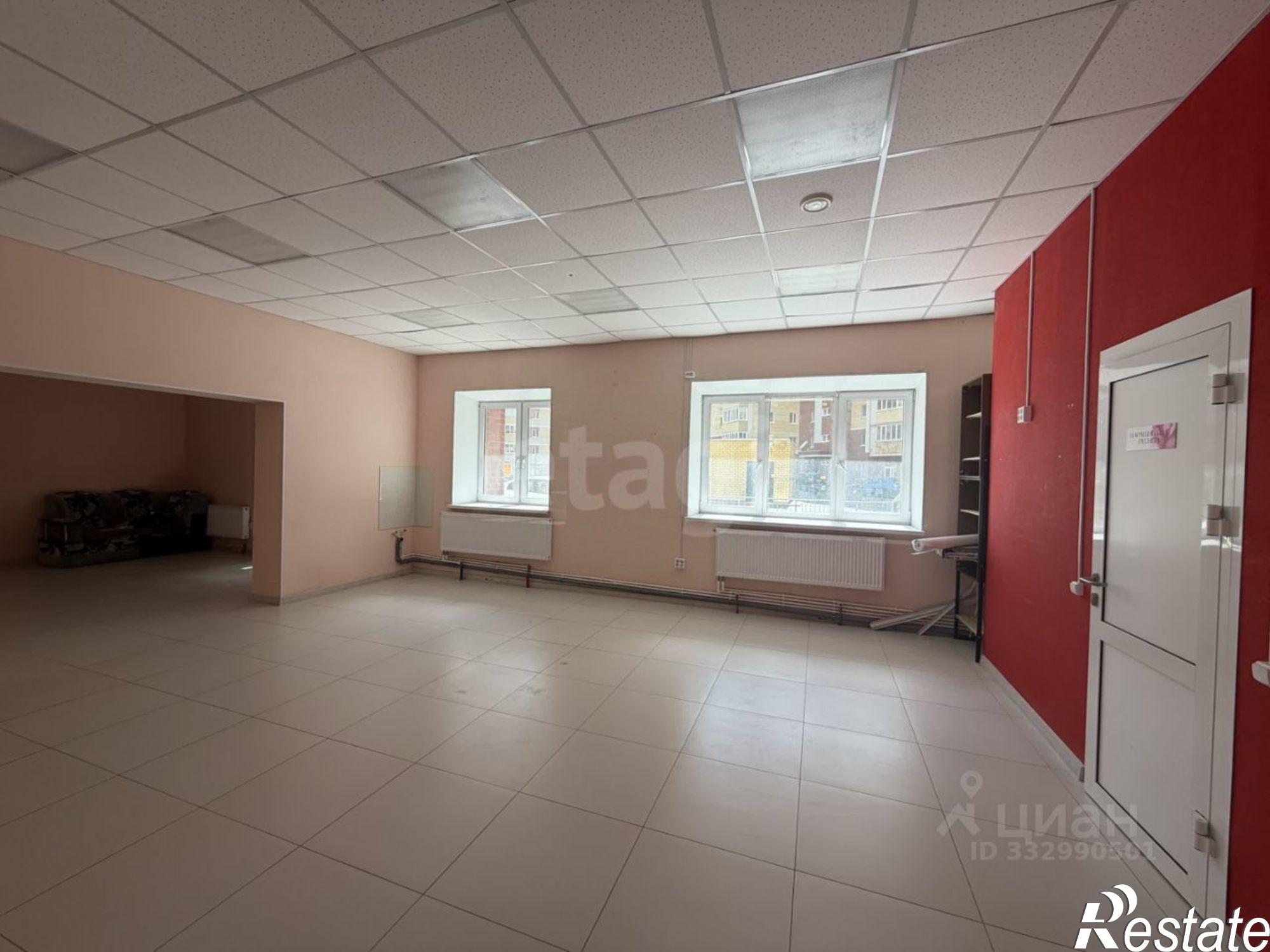 Купить торговое помещение за 25 975 300 рублей на ул Дружбы, 73