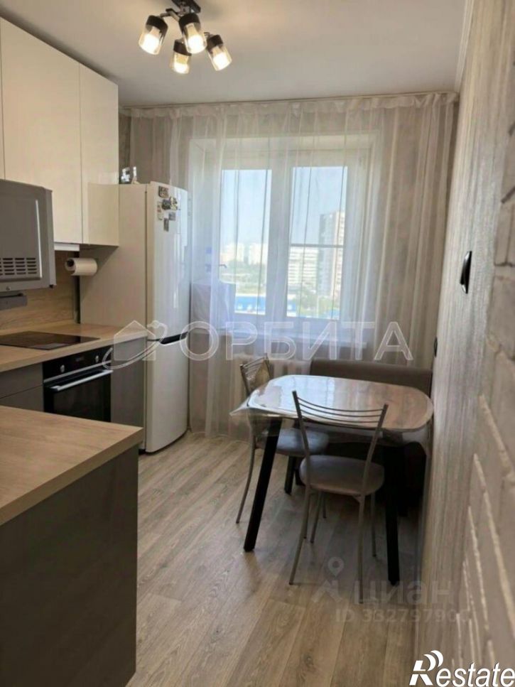 3-комн квартира ул Домостроителей, 18,  д. 18