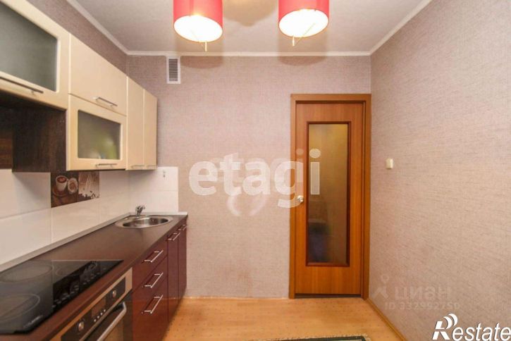 3-комн квартира ул Домостроителей, 10,  д. 10
