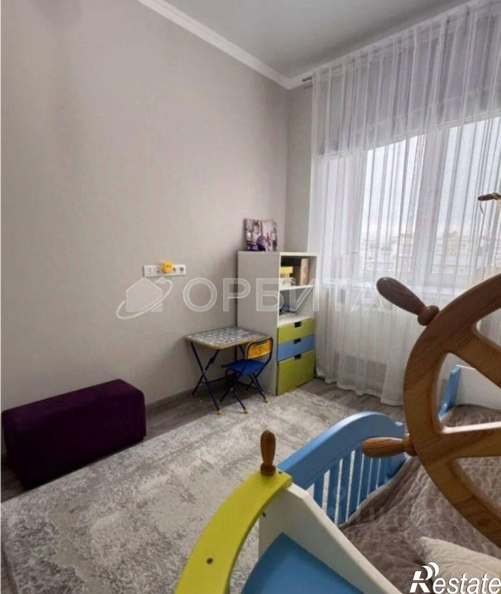 3-комн квартира ул Короленко, 12,  д. 12
