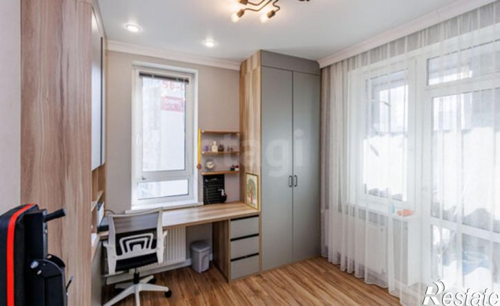 3-комн квартира ул Александра Протозанова, 8,  д. 8