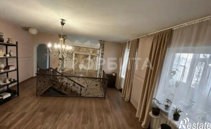 4-комн квартира ул Муравленко, 5,  д. 5