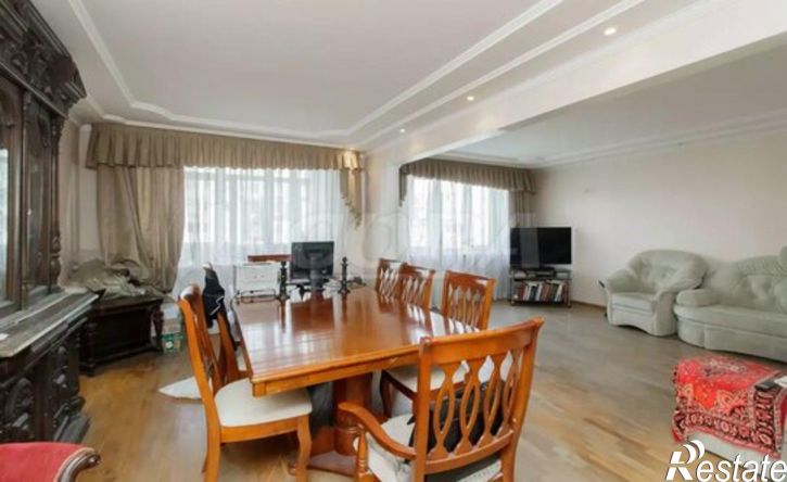 5-комн квартира ул Монтажников, 19,  д. 19