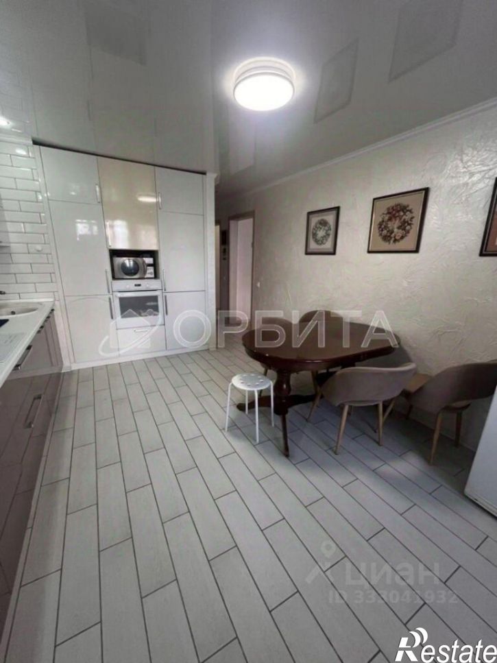 3-комн квартира ул Кремлевская, 110 1,  д. 110 1,  к. 1