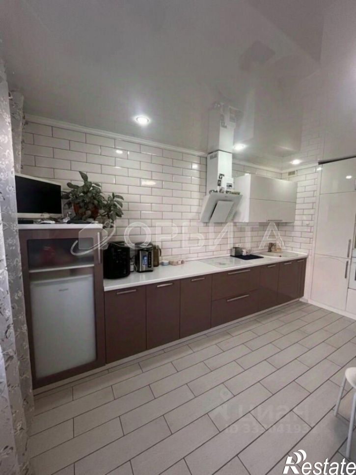 3-комн квартира ул Кремлевская, 110 1,  д. 110 1,  к. 1