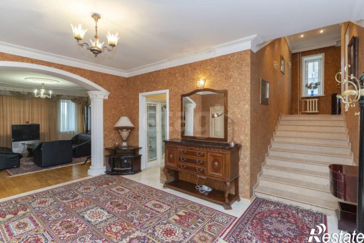 4-комн квартира ул Александра Логунова, 11,  д. 11