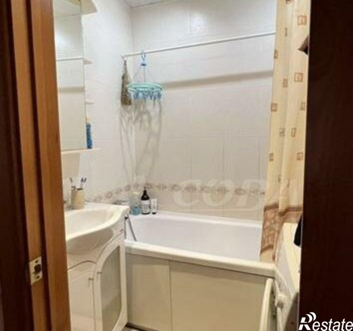 3-комн квартира ул Домостроителей, 26 2,  д. 26 2,  к. 2