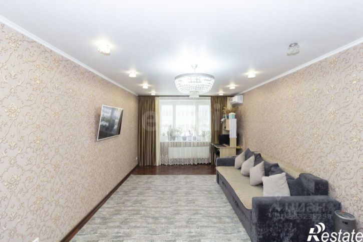 2-комн квартира ул Кремлевская, 110 1,  д. 110 1,  к. 1