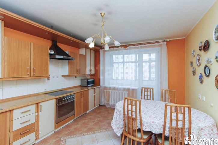 3-комн квартира ул Малыгина, 8,  д. 8