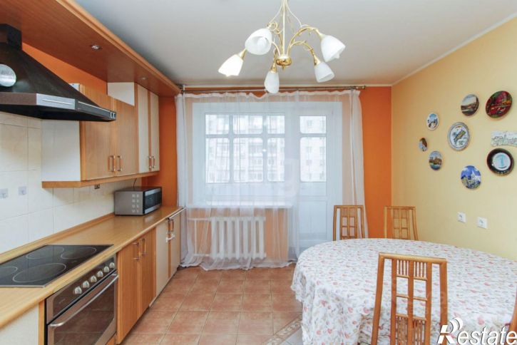3-комн квартира ул Малыгина, 8,  д. 8