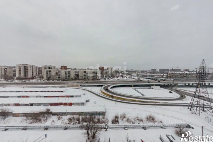 3-комн квартира ул Монтажников, 1,  д. 1