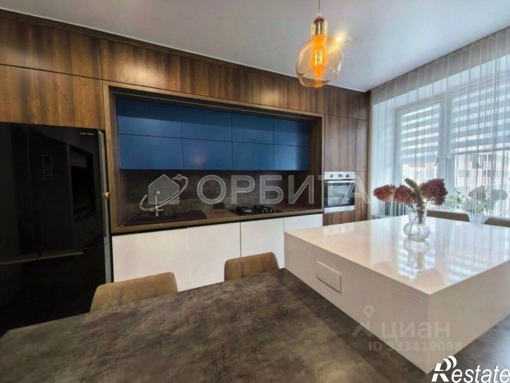 3-комн квартира ул Малиновского, 8,  д. 8