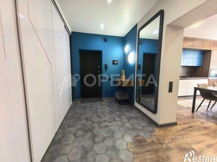 3-комн квартира ул Малиновского, 8,  д. 8