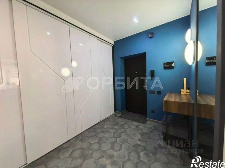3-комн квартира ул Малиновского, 8,  д. 8