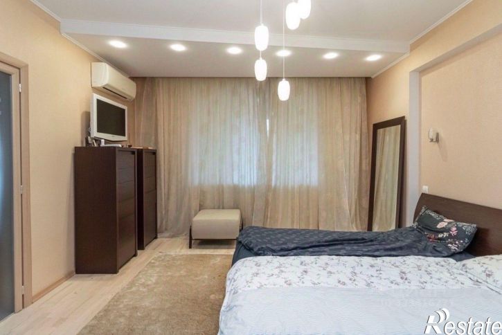 6-комн квартира ул Орджоникидзе, 11,  д. 11