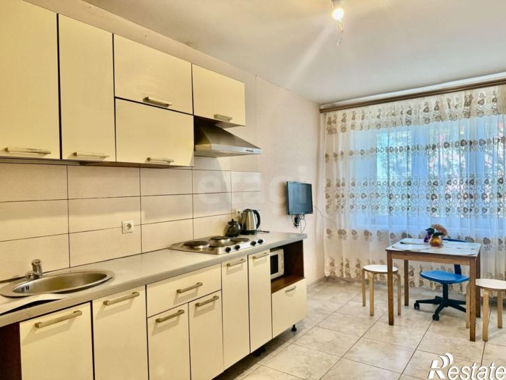 4-комн квартира ул Красина, 8,  д. 8
