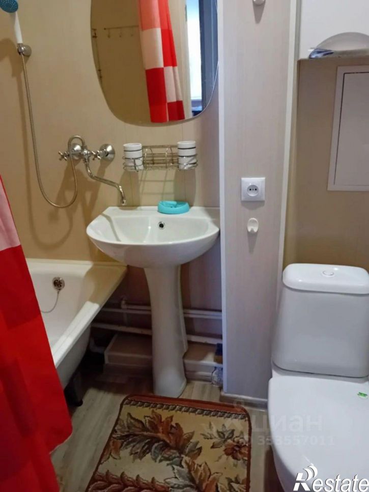 2-комн квартира улица 8 Августа, 49,  д. 49