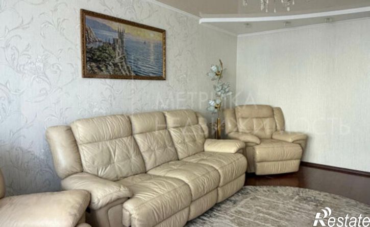 3-комн квартира улица Николая Семёнова, 27,  д. 27