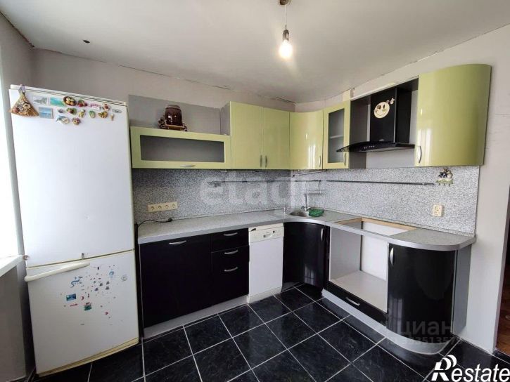 3-комн квартира улица Чекистов, 33,  д. 33