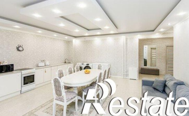 3-комн квартира улица Мельникайте, 144А,  д. 144А