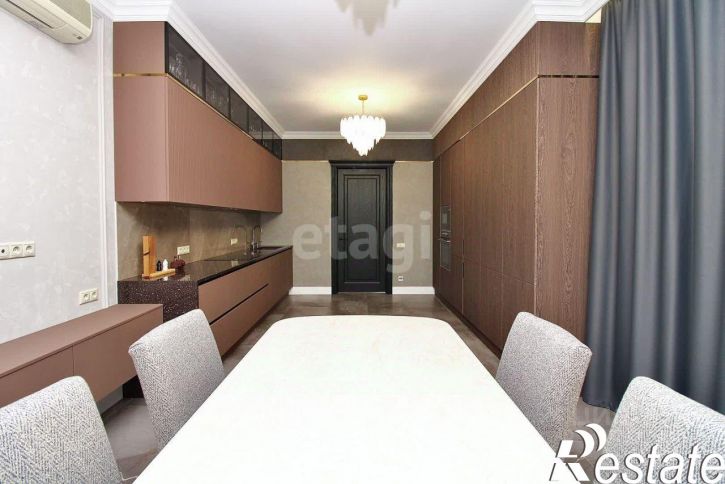 4-комн квартира улица Максима Горького, 47,  д. 47