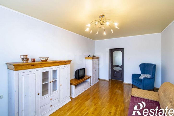 3-комн квартира улица Хохрякова, 32,  д. 32