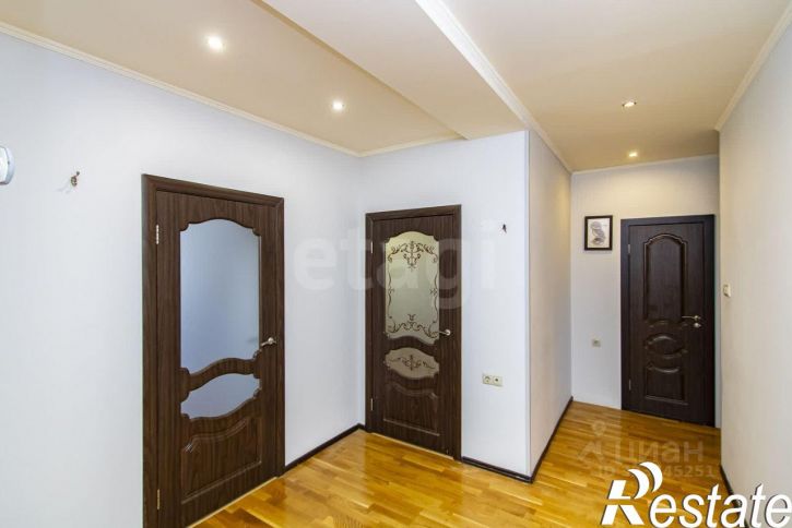 3-комн квартира улица Хохрякова, 32,  д. 32