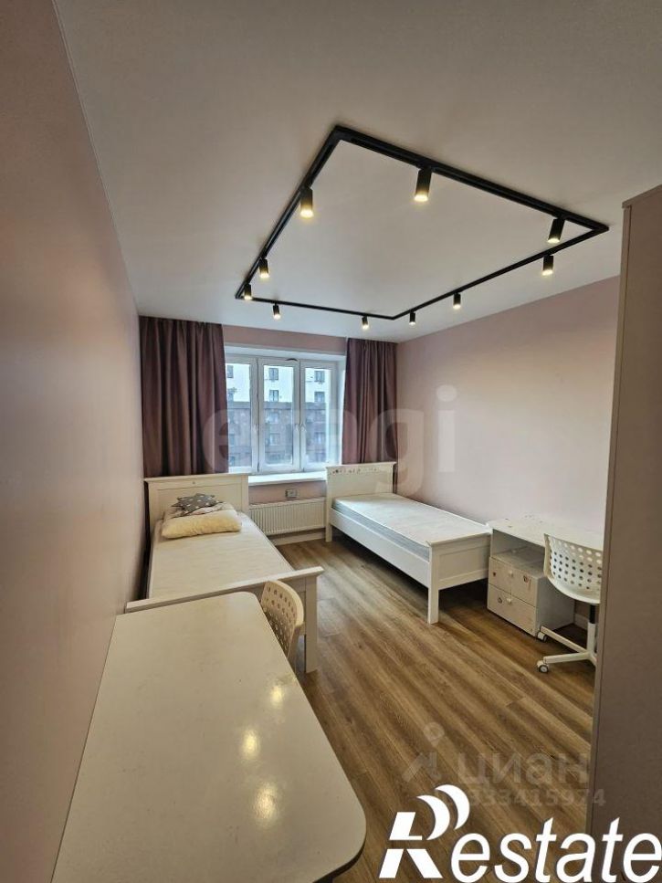 2-комн квартира Новгородская улица, 22,  д. 22