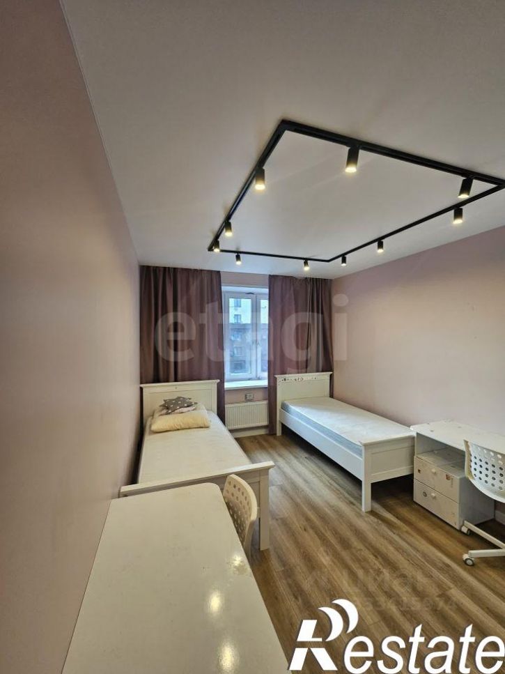 2-комн квартира Новгородская улица, 22,  д. 22