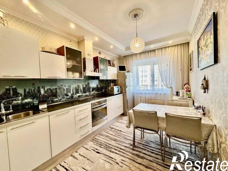 3-комн квартира улица Республики, 86 к1,  д. 86 к1