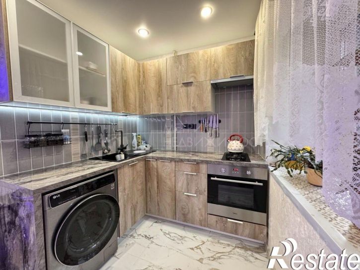 2-комн квартира улица Республики, 158,  д. 158