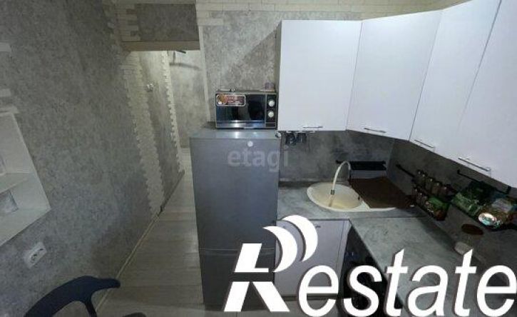 3-комн квартира улица Александра Матросова, 27,  д. 27