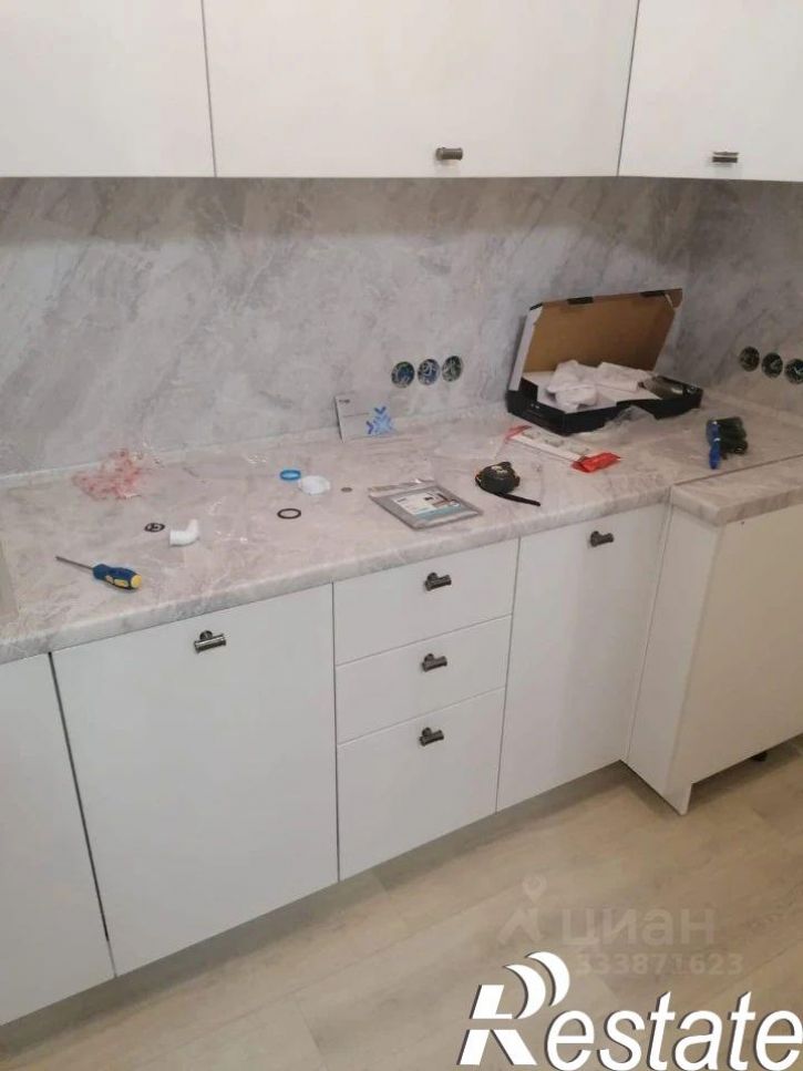 3-комн квартира улица Павла Шарова, 42,  д. 42