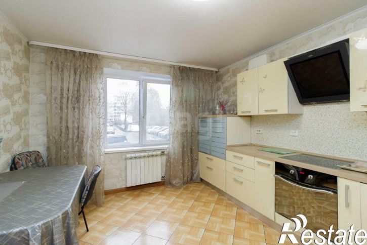 4-комн квартира Широтная улица, 83,  д. 83