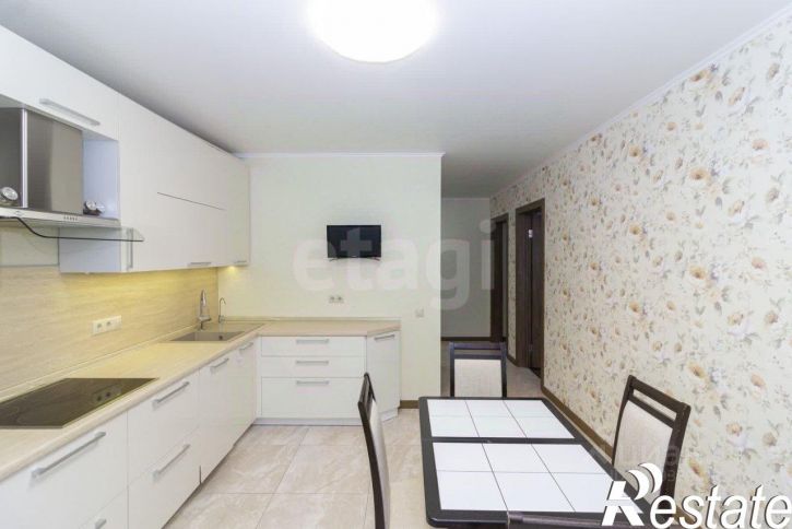 3-комн квартира улица Созидателей, 11,  д. 11