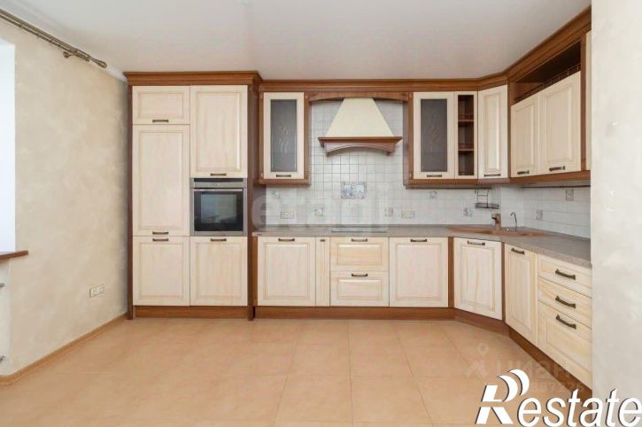 3-комн квартира улица Василия Гольцова, 28,  д. 28