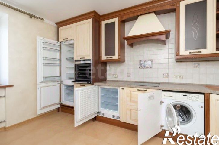 3-комн квартира улица Василия Гольцова, 28,  д. 28