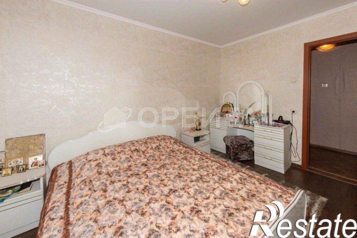 4-комн квартира улица Моторостроителей, 1,  д. 1