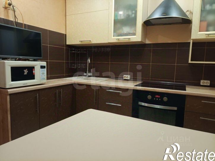 3-комн квартира улица Муравленко, 35А,  д. 35А