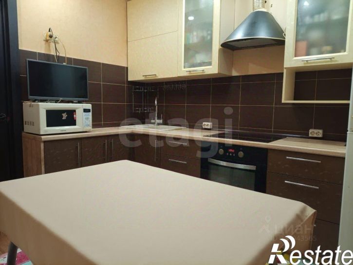 3-комн квартира улица Муравленко, 35А,  д. 35А