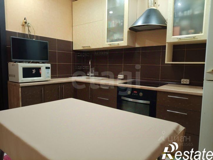 3-комн квартира улица Муравленко, 35А,  д. 35А
