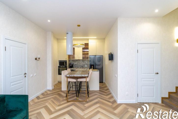 4-комн квартира улица Газовиков, 36,  д. 36