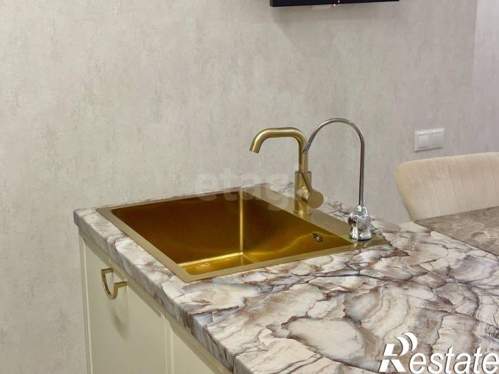 4-комн квартира улица Газовиков, 36,  д. 36