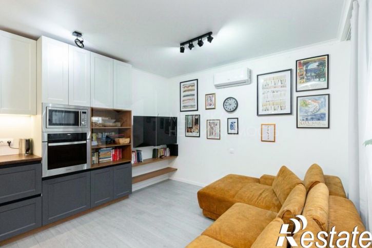 5-комн квартира улица Газовиков, 79,  д. 79