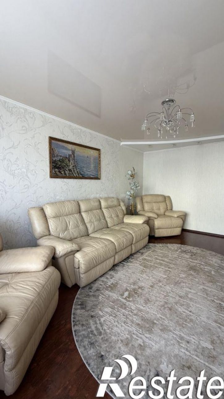 3-комн квартира улица Николая Семёнова, 27,  д. 27