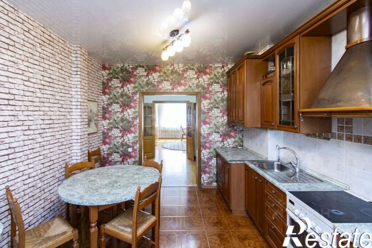 3-комн квартира Холодильная улица, 84/2,  д. 84/2