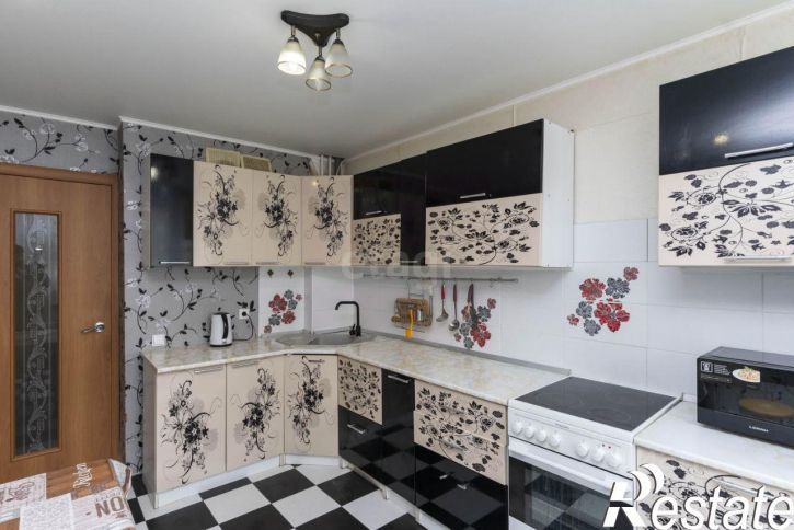 3-комн квартира улица Прокопия Артамонова, 4,  д. 4